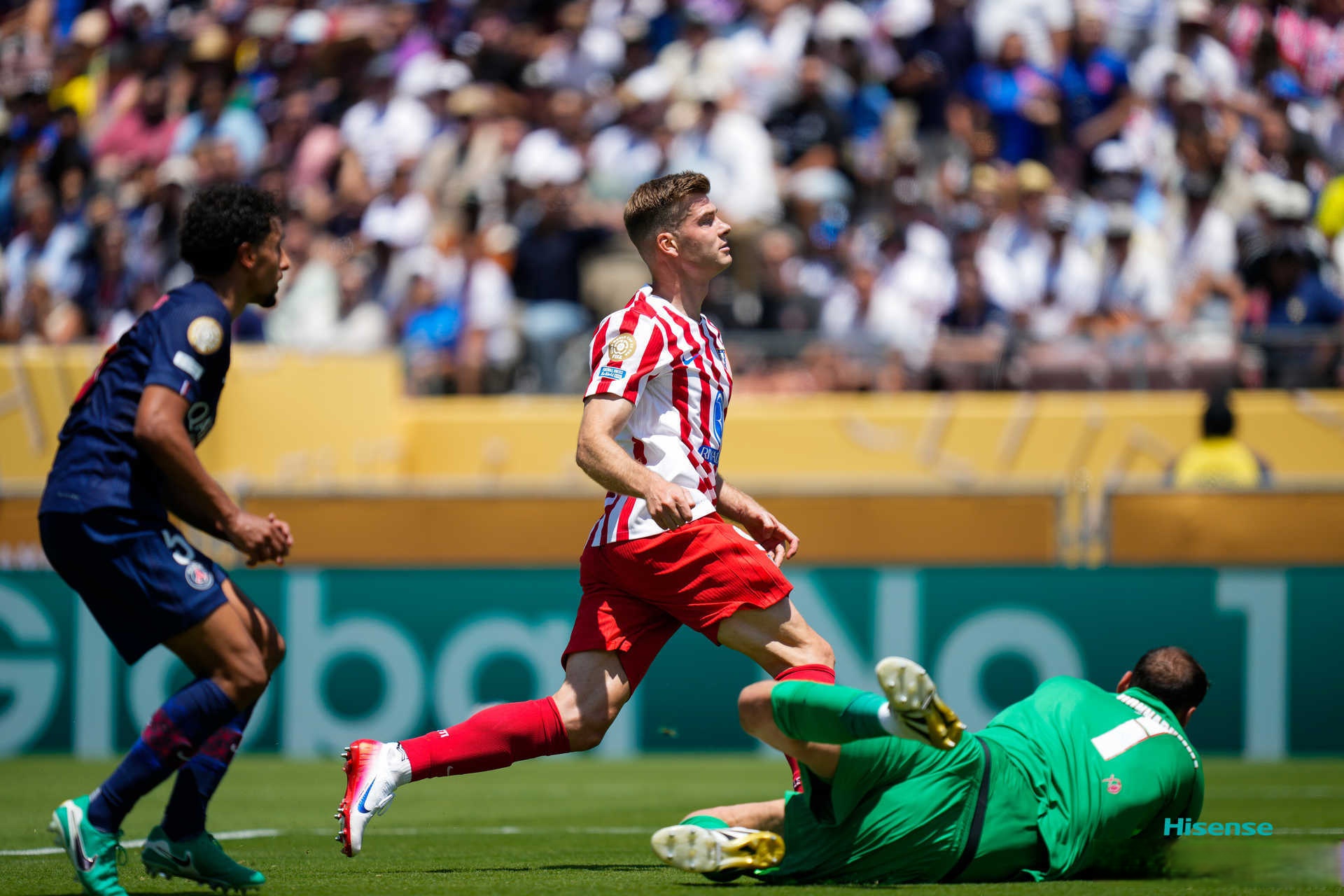 爱游戏AYX中国官方平台法甲赛前再迎强敌，葡萄牙体育队长鼓劲，主帅态度：引发热议，纪律约束更严格的简单介绍