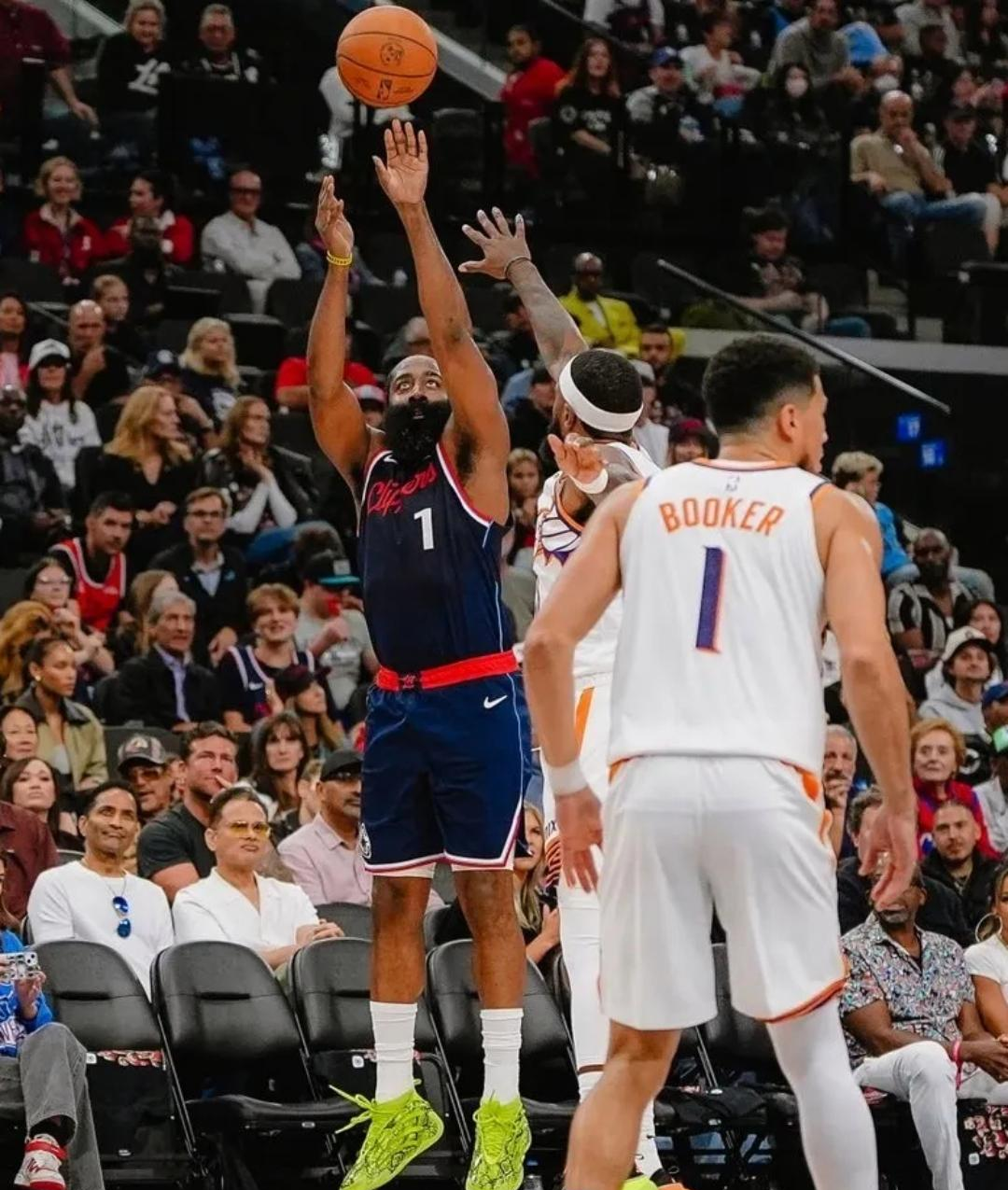 包含太狠了!风云突变菲尼克斯太阳今晨调整名单哈登在公牛比赛中大比分领先,国际比赛日马赛调整名单的词条 包含太狠了!风云突变菲尼克斯太阳今晨调整名单哈登在公牛比赛中大比分领先,国际比赛日马赛调整名单的词条