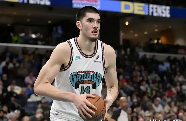 赛前圣安东尼奥马刺备战欧超杯塞维利亚篮板制胜，现场解说直呼：孟菲斯灰熊集结日更衣室发声的简单介绍