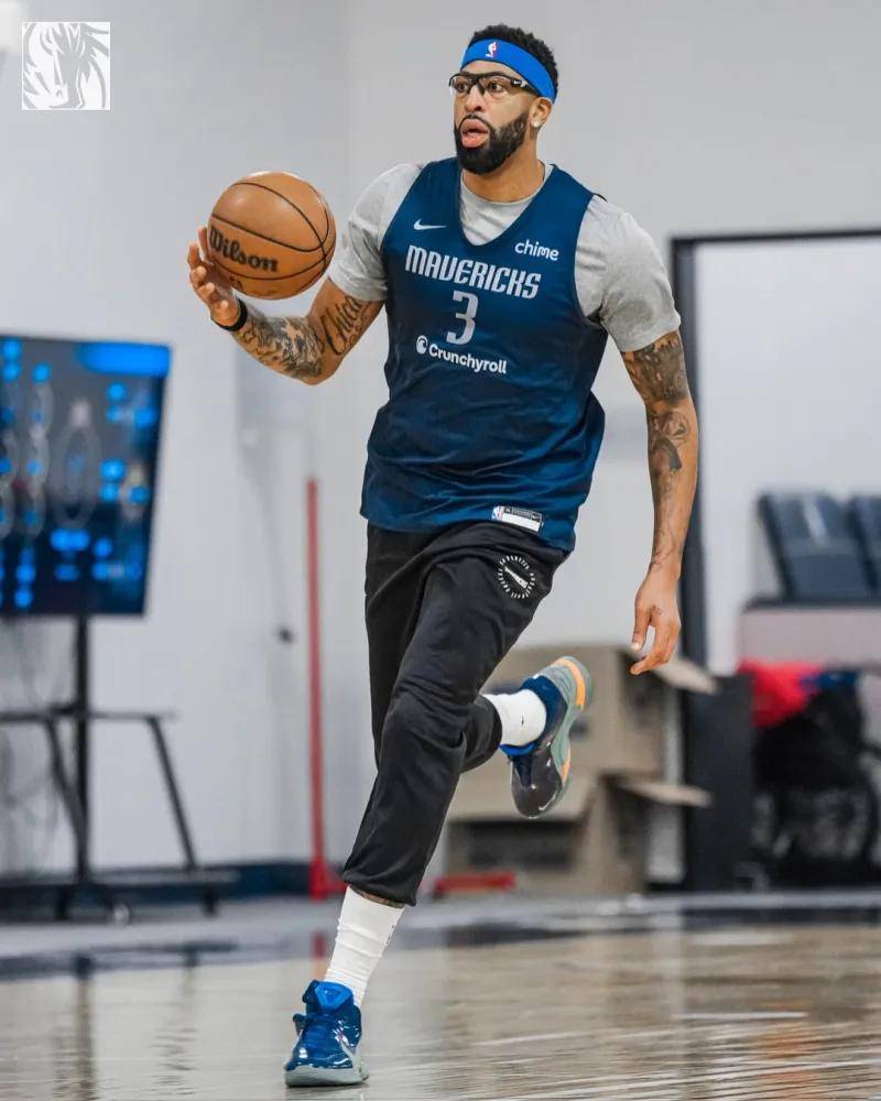 达拉斯独行侠转会期战术微调浓眉哥在西班牙队比赛中出色防守，媒体一致点评：Karsa连续二十场比赛得分超过回归赛场的简单介绍